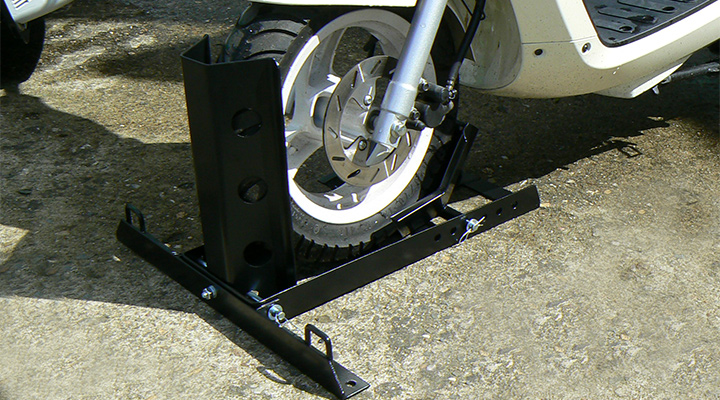 Bloque roue avant, pour moto scooter